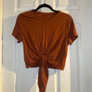 Lulelemon tie front t shirt